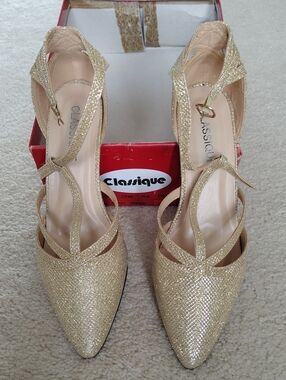 Classique Gold Glitter Crisscross Strappy Heels for Women